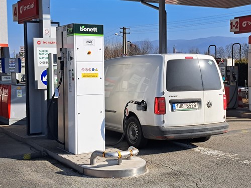 Bonett pod vlastní značkou otevírá první dvě CNG stanice na Slovensku